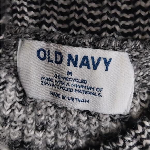 OLD NAVY! BLACK, GRAY & WHITE CLASSIC SNOWFLAKE SWISS SKI SWEATER! SZ M - Picture 6 of 8